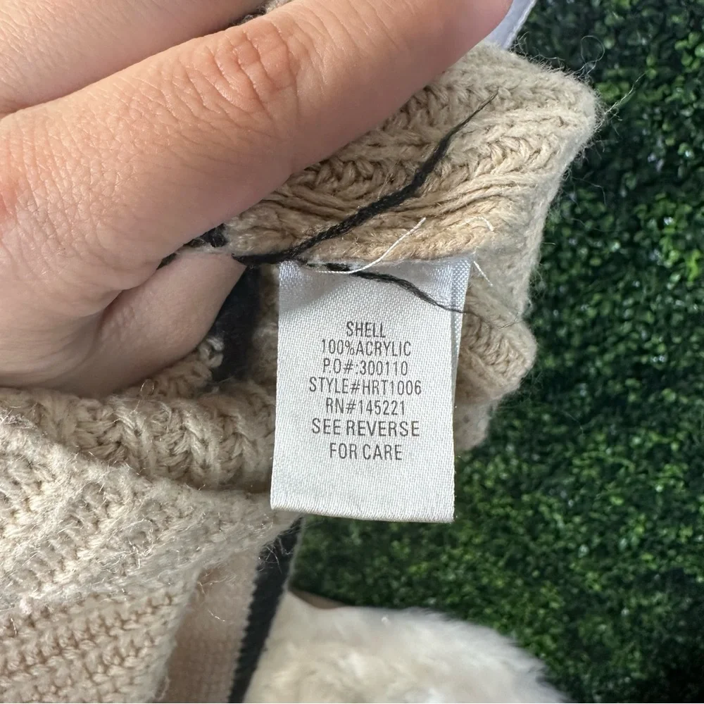 Cable knit Striped Beige and black crew‎ Sweater